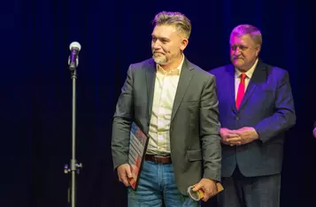 Przemysław Kowalewski na gali Nagrody Literackiej Marszałka Województwa 2023, fot. Szymon Zdziebło dla UMWKP