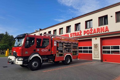 Do strażaków z Chełmna przyjechał nowy wóz za 1,5 mln zł. „Każda zmiana ogląda go i testuje”