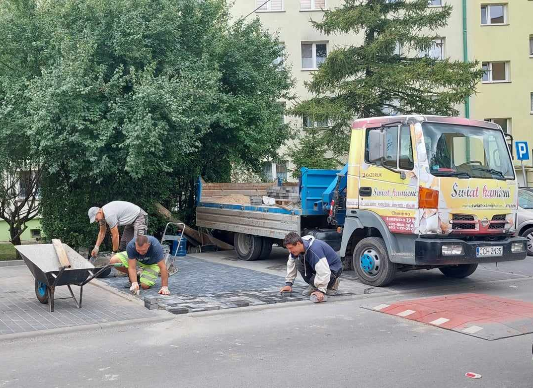 Os. Skłodowskiej w Chełmnie zagracą kolejne wiaty/ Fot. JD