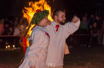 Pierwszy dzień Wibracji Letniego Przesilenia upłynął nad Jeziorem Starogrodzkim w Chełmnie/ Pitrex