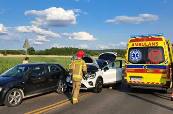 Trzy auta zderzyły się na remontowanym odcinku drogi krajowej nr 91 w Chełmnie/ Fot. KP PSP Chełmno