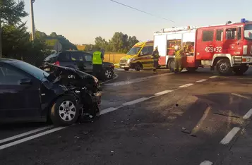 Na drodze krajowej nr 55 w Trzebiełuchu zderzyły się dwa auta/ Fot. KP PSP Chełmno