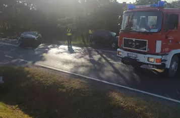 Na drodze krajowej nr 55 w Trzebiełuchu zderzyły się dwa auta/ Fot. KP PSP Chełmno