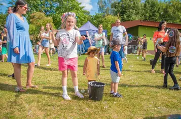 Dzień Kolorów Holi i Festiwal Baniek Mydlanych w Chełmnie/ fot. PITREX