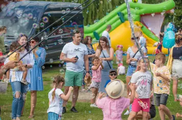 Dzień Kolorów Holi i Festiwal Baniek Mydlanych w Chełmnie/ fot. PITREX