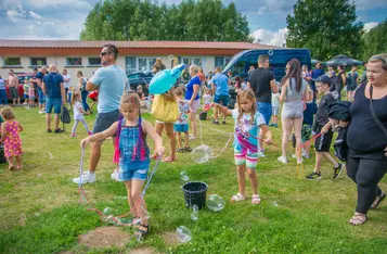 Dzień Kolorów Holi i Festiwal Baniek Mydlanych w Chełmnie/ fot. PITREX