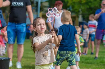 Dzień Kolorów Holi i Festiwal Baniek Mydlanych w Chełmnie/ fot. PITREXDzień Kolorów Holi i Festiwal Baniek Mydlanych w Chełmnie/ fot. PITREX