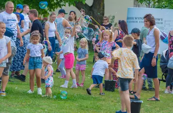 Dzień Kolorów Holi i Festiwal Baniek Mydlanych w Chełmnie/ fot. PITREX