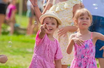 Dzień Kolorów Holi i Festiwal Baniek Mydlanych w Chełmnie/ fot. PITREX