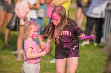 Dzień Kolorów Holi i Festiwal Baniek Mydlanych w Chełmnie/ fot. PITREX