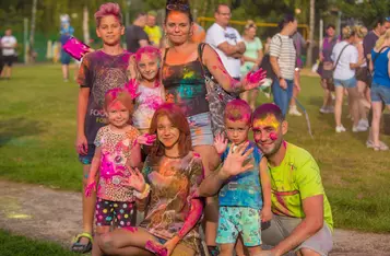 Dzień Kolorów Holi i Festiwal Baniek Mydlanych w Chełmnie/ fot. PITREX