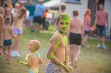 Dzień Kolorów Holi i Festiwal Baniek Mydlanych w Chełmnie/ fot. PITREX