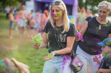 Dzień Kolorów Holi i Festiwal Baniek Mydlanych w Chełmnie/ fot. PITREX