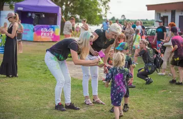 Dzień Kolorów Holi i Festiwal Baniek Mydlanych w Chełmnie/ fot. PITREX