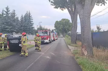 Samochód dachował przy wyjeździe na 