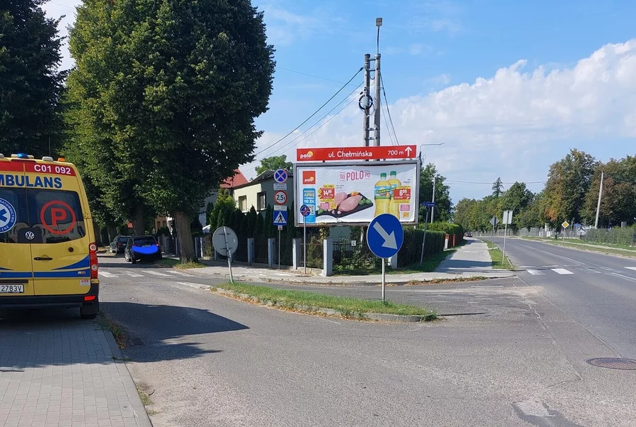 Kobieta kierująca skuterem uszkodziła w Unisławiu dwa auta/ Fot. OSP Unisław