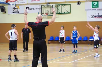 Mecz ŚKK Świecie kontra SKK Basket Włocławek na hali widowiskowo-sportowej w Świeciu/ Fot. AW