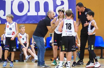 Mecz ŚKK Świecie kontra SKK Basket Włocławek na hali widowiskowo-sportowej w Świeciu/ Fot. AW