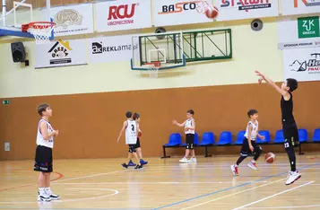 Mecz ŚKK Świecie kontra SKK Basket Włocławek na hali widowiskowo-sportowej w Świeciu/ Fot. AW
