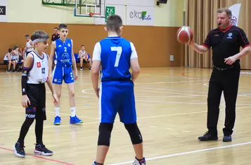 Mecz ŚKK Świecie kontra SKK Basket Włocławek na hali widowiskowo-sportowej w Świeciu/ Fot. AW