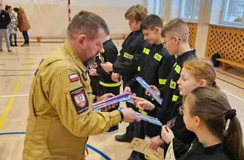 W gminie Chełmno odbyły się Zawody Halowe Młodzieżowych Drużyn Pożarniczych/ Fot. OSP Bieńkówka