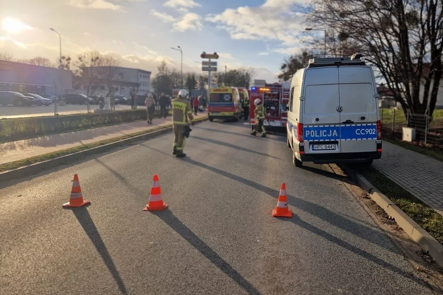 Po zderzeniu dwóch aut w centrum Świecia, do szpitala trafiło 5 osób/ Fot. KPP Świecie