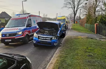 Dwa auta osobowe zderzyły się na ul. Łunawskiej w Chełmnie/ Fot. KP PSP Chełmno