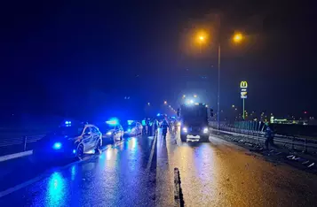 Autostrada A1 była zablokowana w obydwu kierunkach/ Fot. KP PSP Chełmno