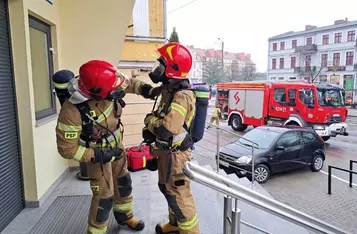 Pełno dymu w kinie Rondo w Chełmnie. Strażacy ćwiczyli na wypadek pożaru/ Fot. KP PSP w Chełmnie