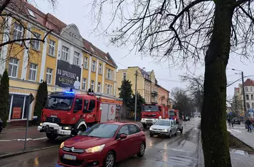 Pełno dymu w kinie Rondo w Chełmnie. Strażacy ćwiczyli na wypadek pożaru/ Fot. KP PSP w Chełmnie