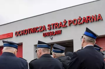 Otwarcie remizy w Unisławiu fot. Mikołaj Kuras dla UMWKP