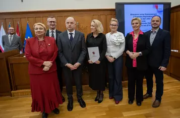 Wręczenie umów FeDKP i PROW, fot. Mikołaj Kuras dla UMWKPWręczenie umów FeDKP i PROW, fot. Mikołaj Kuras dla UMWKP