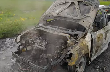 Pożar auta na autostradzie A1 pod Chełmnem/ Fot. KP PSP Chełmno