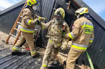 Pożar domu pod Chełmnem. Rodzina straciła dobytek życia/ Fot. OSP Kijewo Królewskie