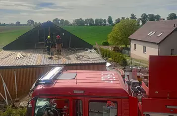 Pożar domu pod Chełmnem. Rodzina straciła dobytek życia/ Fot. OSP Kijewo Królewskie