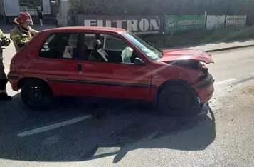 Dwa auta zderzyły się na Szosie Grudziądzkiej w Chełmnie/ Fot. KP PSP Chełmno