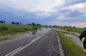 Trwa szacowanie strat po burzy, która przeszła nad Chełmnem/ Fot. KP PSP Chełmno