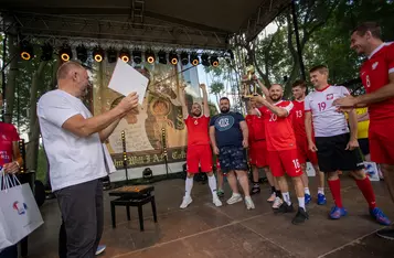 Mecz piłkarski Reprezentacji Polski Bezdomnych z zespołem dziennikarzy Kujaw i Pomorza/ Fot. Mikołaj Kuras/UMWKP