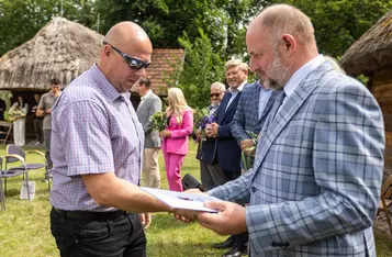 Nagrody dla muzealników. / Fot. Szymon Zdziebło tarantoga.pl dla UMWKP