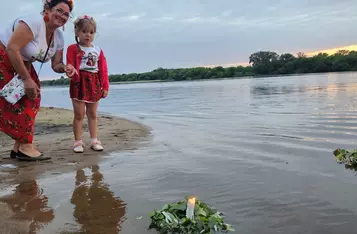 Noc Świętojańska nad Wisłą w Bieńkówce w gminie Chełmno/ Fot. Bartosz Kubacki