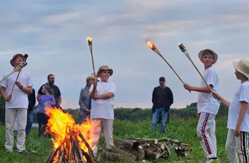 Noc Świętojańska nad Wisłą w Bieńkówce w gminie Chełmno/ Fot. Bartosz Kubacki