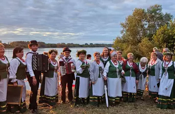 Noc Świętojańska nad Wisłą w Bieńkówce w gminie Chełmno/ Fot. Bartosz Kubacki