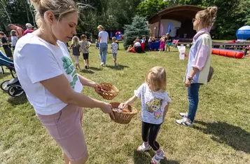 Piknik europejski w Łubiance, fot. Szymon Zdziebło, tarantoga.pl dla UMWKP