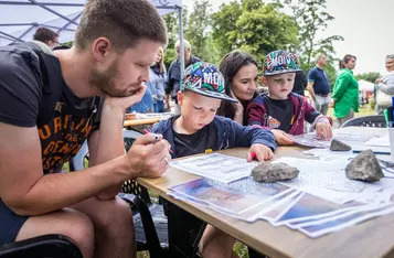 Piknik na rozpoczęcie wakacji w Nawrze, fot. Szymon Zdziebło, tarantoga.pl dla UMWKP