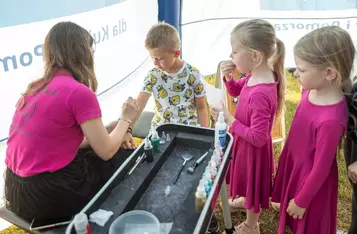 Piknik europejski w Łubiance, fot. Szymon Zdziebło, tarantoga.pl dla UMWKP