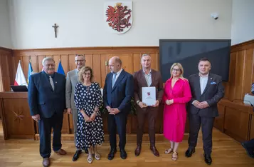 Ceremonia wręczenia umów, fot. Mikołaj Kuras dla UMWKP