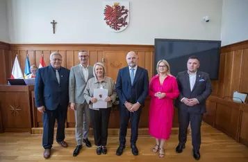 Ceremonia wręczenia umów, fot. Mikołaj Kuras dla UMWKP