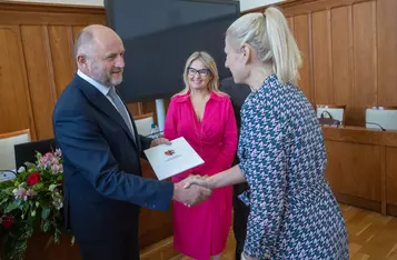 Ceremonia wręczenia umów, fot. Mikołaj Kuras dla UMWKP