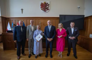 Ceremonia wręczenia umów, fot. Mikołaj Kuras dla UMWKP