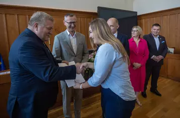 Ceremonia wręczenia umów, fot. Mikołaj Kuras dla UMWKP